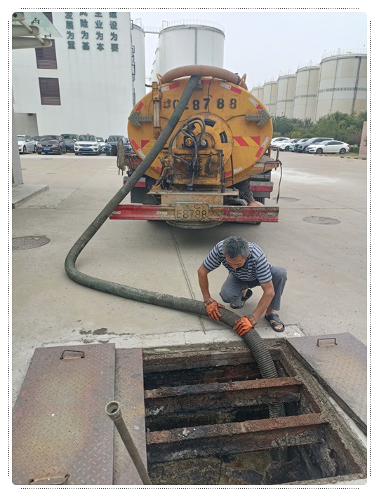 萨迦隔油池清掏