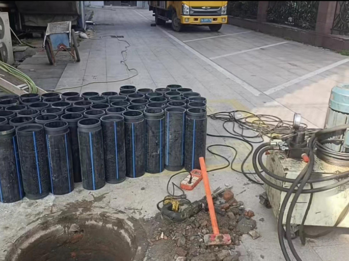 萨迦PE置换管厂家 DN315置换管 非开挖管短管置换